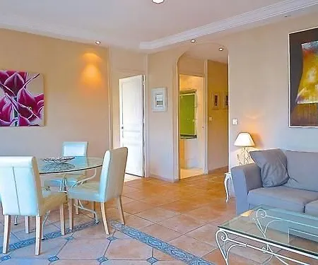 Lovely 2 Bed 2 Bath In On Rue Antibea Easy Walk To The Palais 224 Apartment