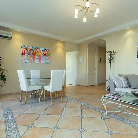 Lovely 2 Bed 2 Bath In On Rue Antibea Easy Walk To The Palais 224 Apartment Cannes